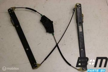 Raammechaniek LV (bestuurderskant) Audi Q5 8R0837461G beschikbaar voor biedingen