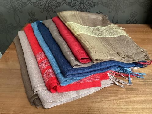Sjaals / Pashmina’s, Kleding | Dames, Mutsen, Sjaals en Handschoenen, Zo goed als nieuw, Pashmina, Ophalen of Verzenden