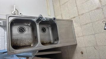 Inox dubbele spoelbak + afdruipvlak & kraan met sproeier beschikbaar voor biedingen