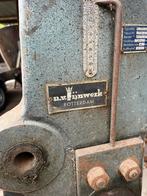 Oeroude degelijke plooibank, Zakelijke goederen, Machines en Bouw | Metaalbewerking, Ophalen