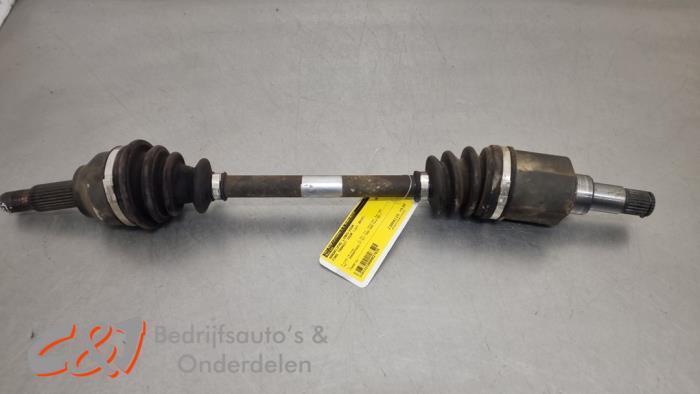 Aandrijfas links-voor van een Ford Transit Courier, Auto-onderdelen, Remmen en Aandrijving, Ford, Gebruikt, 3 maanden garantie