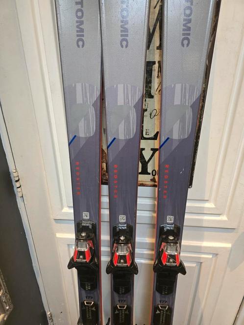 2023/2024 177cm ATOMIC REDSTER Q TI TITANIUM ALL SNEUW, Sport en Fitness, Skiën en Langlaufen, Zo goed als nieuw, Ski's, Ski, Atomic