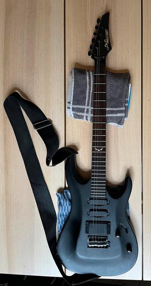 J & D 905 HSS Bat Mark Goth Black guitar, Muziek en Instrumenten, Snaarinstrumenten | Gitaren | Elektrisch, Gebruikt, Solid body