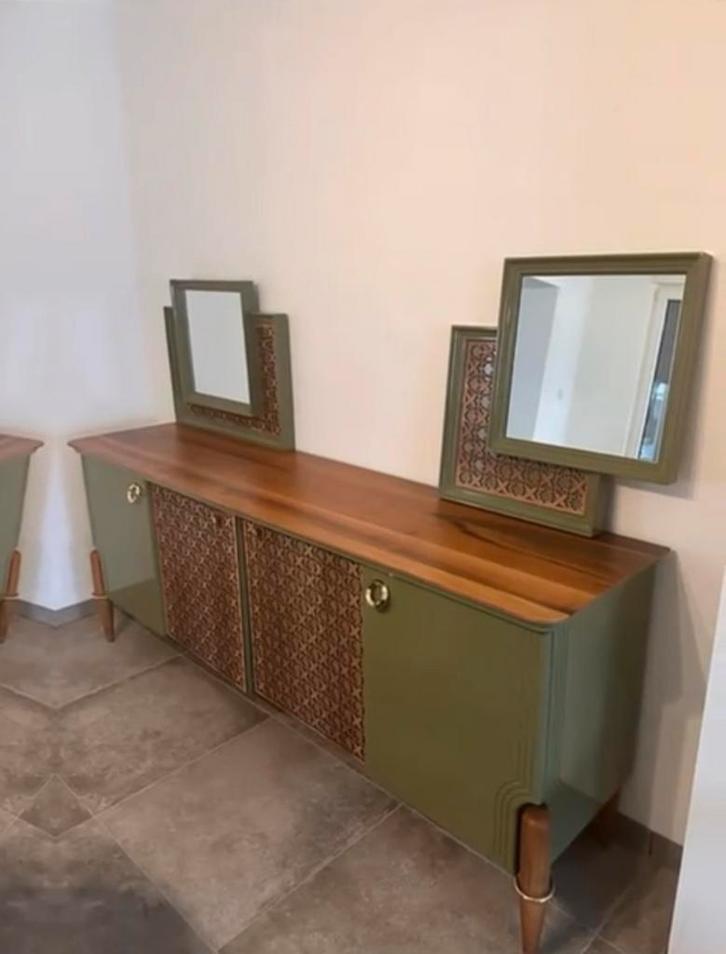 Moderne meubelset in eik-/houtlook met spiegels, Huis en Inrichting, Complete inboedels, Ophalen