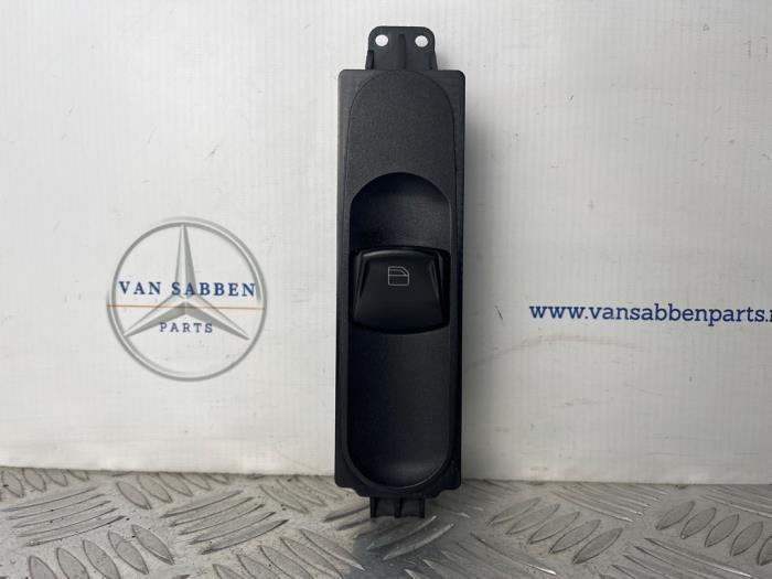 Commutateur vitre électrique d'un Mercedes Vito, Autos : Pièces & Accessoires, Tableau de bord & Interrupteurs, Mercedes-Benz