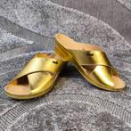 Vital slippers goudkleurig nooit gedragen maat 37, Kleding | Dames, Slippers, Ophalen of Verzenden
