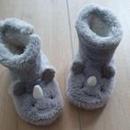 Slippers voor meisjes/jongens, schoenmaat 25/26, Kinderen en Baby's, Kinderkleding | Schoenen en Sokken, Ophalen of Verzenden