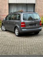 Volkswagen Touran 1.6 Benzine 1e eigenaar, Auto's, Monovolume, Bedrijf, Handgeschakeld, 5 deurs