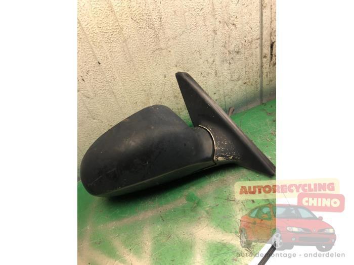 Buitenspiegel rechts van een Hyundai Coupe, Auto-onderdelen, Spiegels, Hyundai, Gebruikt, 3 maanden garantie, Ophalen of Verzenden