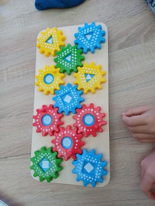 tandenwiel spel puzzel educatief speelgoed in perfecte staat, Kinderen en Baby's, Speelgoed | Educatief en Creatief, Zo goed als nieuw