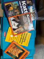 Kattenboekjes en verzorging oudere dieren . 8€ voor alles, Ophalen of Verzenden, Gelezen, Katten