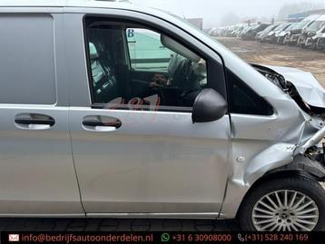 Portier 2Deurs rechts van een Mercedes Vito (9744) beschikbaar voor biedingen