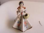 Figurine vintage en porcelaine femme avec cruche, Italie 197, Antiquités & Art, Enlèvement