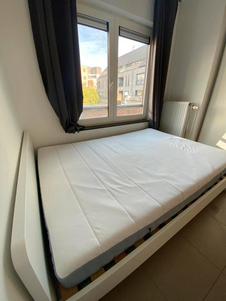 Bed + matrass 140x200 cm, Huis en Inrichting, Slaapkamer | Boxsprings, Gebruikt, 140 cm, 210 cm, Tweepersoons, Wit, Ophalen