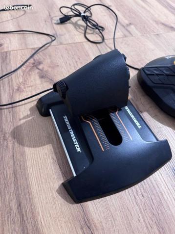 Thrustmaster T16000 avec manette throttle beschikbaar voor biedingen
