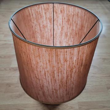 Mooi okerkleurig tafel-/bedlampje als nieuw beschikbaar voor biedingen