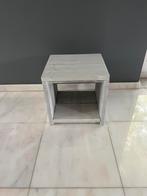 Massief houten (bijzet) tafel / nachtkastje, Ophalen, Zo goed als nieuw