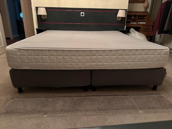 Boxspring - onderstel boxen, gratis matras, Huis en Inrichting, Slaapkamer | Boxsprings, Gebruikt, 180 cm, 200 cm, Tweepersoons