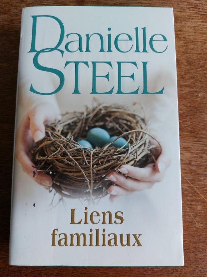 Familiebanden, Danielle Steel, Boeken, Romans, Gelezen, Ophalen of Verzenden