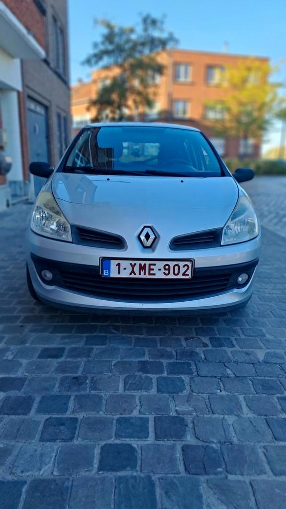 Renault, Auto's, Renault, Particulier, Clio, Benzine, Euro 4, Stadsauto, 5 deurs, Handgeschakeld, Zilver of Grijs, Zwart, Stof