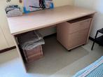 Gratis: 2 bedden 2 bureaustoelen 1 bureau, Ophalen, Zo goed als nieuw
