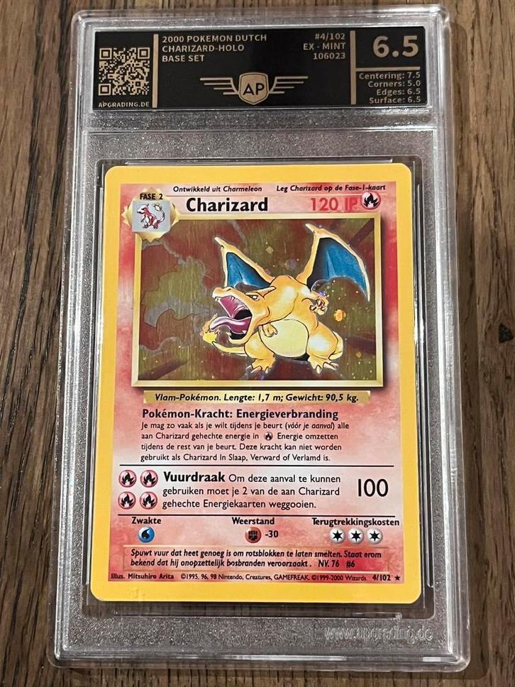 2000 Pokemon Dutch - Charizard holo - Base set, Hobby en Vrije tijd, Verzamelkaartspellen | Pokémon, Zo goed als nieuw, Ophalen