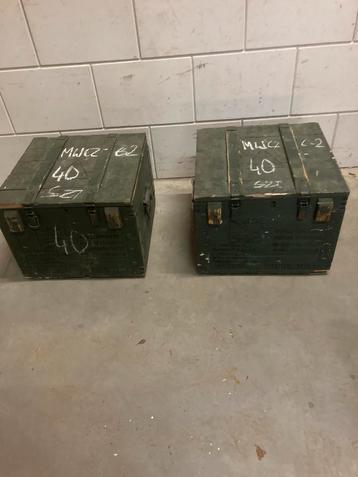 Mooie oude houten legerkisten ,munitiekisten vanaf 25 euro beschikbaar voor biedingen