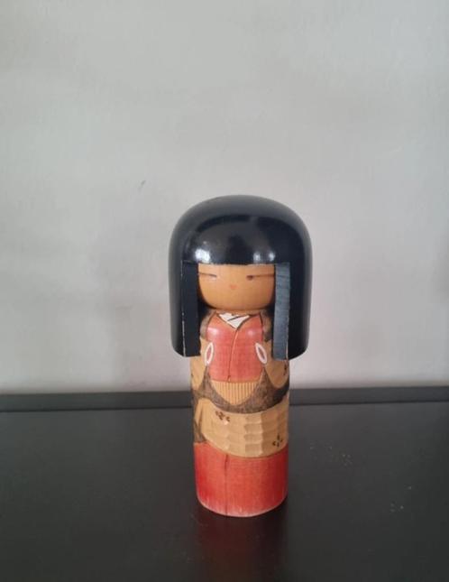 Mooie Sosaku Kokeshi van Kisaku, Antiek en Kunst, Kunst | Beelden en Houtsnijwerken, Verzenden