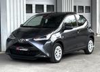 Toyota Aygo 1.0i/Benzine/Carplay/Led/Navi/Airco/Euro6d/Garan, Euro 6, LED verlichting, Handgeschakeld, Grijs