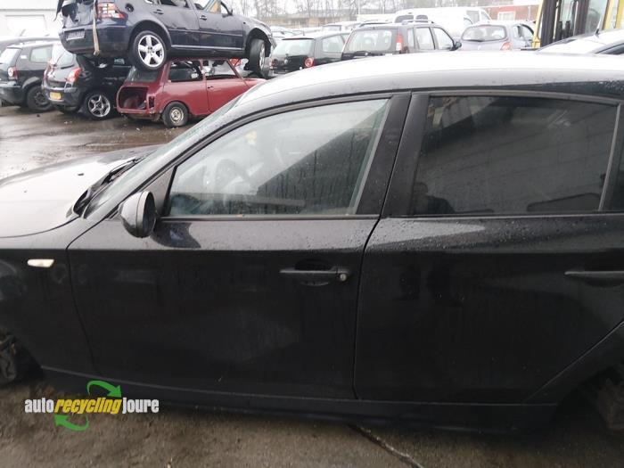 Portier 4Deurs links-voor van een BMW 1-Serie (668), Auto-onderdelen, Carrosserie, Deur, BMW, Gebruikt, 3 maanden garantie