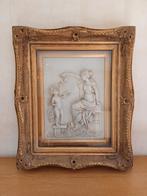 Tableau en relief. 33 x 44 cm dans beau cadre., Ophalen
