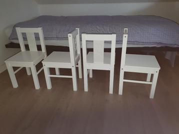 4 CHAISES POUR ENFANTS IKEA "KRITTER" parfait état