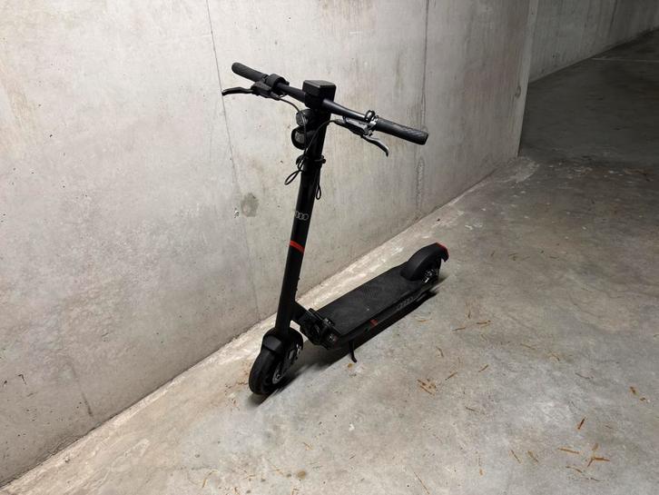 Trottinette Audi Egret, Vélos & Vélomoteurs, Trottinettes, Comme neuf, Enlèvement