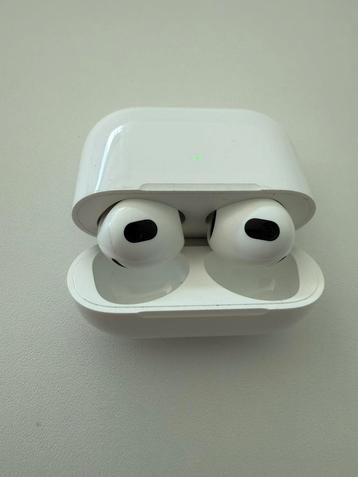 Apple AirPods (3rd generation) als NIEUW beschikbaar voor biedingen