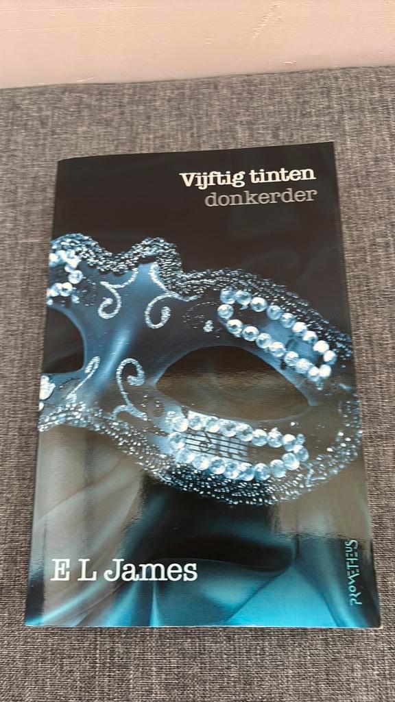 E.L. James - Vijftig tinten donkerder, Boeken, Literatuur, Zo goed als nieuw, Amerika, Ophalen of Verzenden