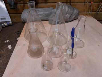 Vele vintage erlenmeyer laboglazen old new stock jaren 80' beschikbaar voor biedingen