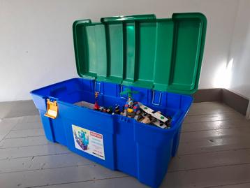 Curverbak met LEGO collectie 1993-2000, kastelen, tempel,... beschikbaar voor biedingen