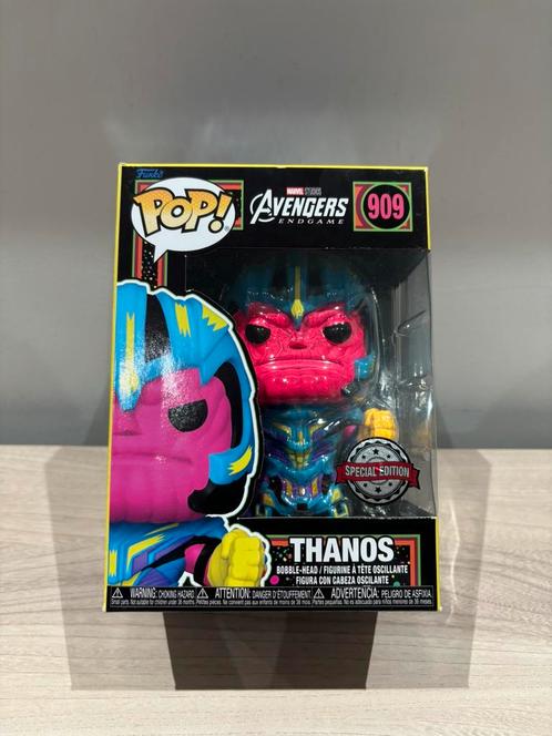 Funko pop - Thanos Blacklight (costume jaune) #909 Special, Collections, Jouets miniatures, Comme neuf, Enlèvement ou Envoi