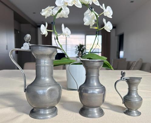 Set met 3 eikeltjeskannen / schenkkannen / wijnkannen in tin, Antiek en Kunst, Antiek | Tin, Ophalen of Verzenden