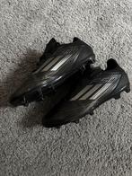 ADIDAS voetbalschoen maat 36,5, Sport en Fitness, Ophalen of Verzenden, Zo goed als nieuw