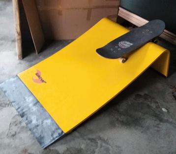 Skate ramp Sunramp disponible aux enchères