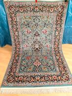 Tapis persan en soie et laine de liège noué à la main et aut, Maison & Meubles, Ameublement | Tapis & Moquettes, Enlèvement ou Envoi