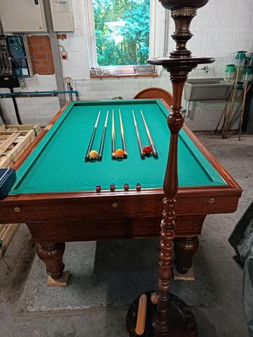 Carambol tafel beschikbaar voor biedingen