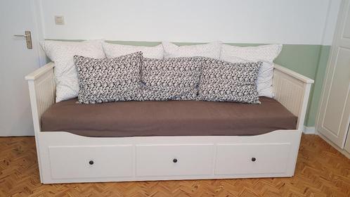 Hemnes IKEA slaapbank, Huis en Inrichting, Zetels | Zetels, Zo goed als nieuw, Rechte bank, 75 tot 100 cm, Hout, Ophalen
