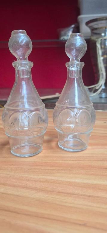 Antieke jaren 1880 Glazen Cruets (2) Set Victoriaanse Commer beschikbaar voor biedingen