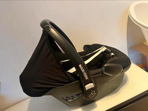 Maxi-cosi Pebble draagbare autostoel + isofix basis, Enfants & Bébés, Sièges auto, Utilisé, Maxi-Cosi, Ceinture de sécurité ou Isofix