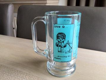 Vintage glas, Love is, 1970 beschikbaar voor biedingen