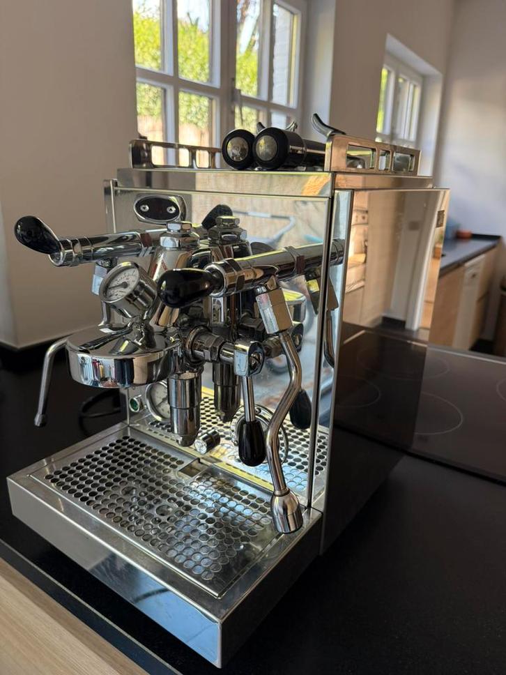 Isomac koffie machien, Elektronische apparatuur, Koffiezetapparaten, Zo goed als nieuw, Gemalen koffie, Koffiemachine, 10 kopjes of meer