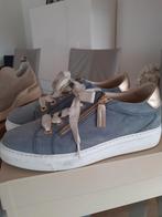 Licht blauwe sportschoen.,Bijna niet gedragen.Maat 40.MerkD, Kleding | Dames, Ophalen of Verzenden, Zo goed als nieuw, Blauw, Dansschoenen