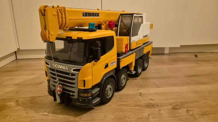 Bruder Scania R-serie Liebherr telescoopkraanwagen, Kinderen en Baby's, Speelgoed |Speelgoedvoertuigen, Gebruikt, Ophalen